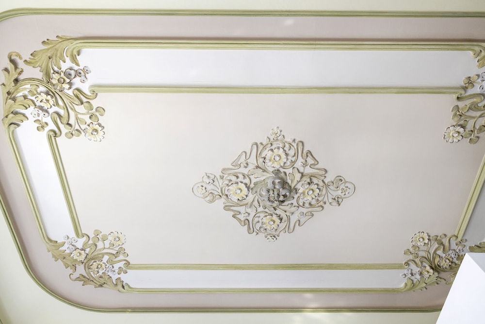 El Palauet Royal Suites 21