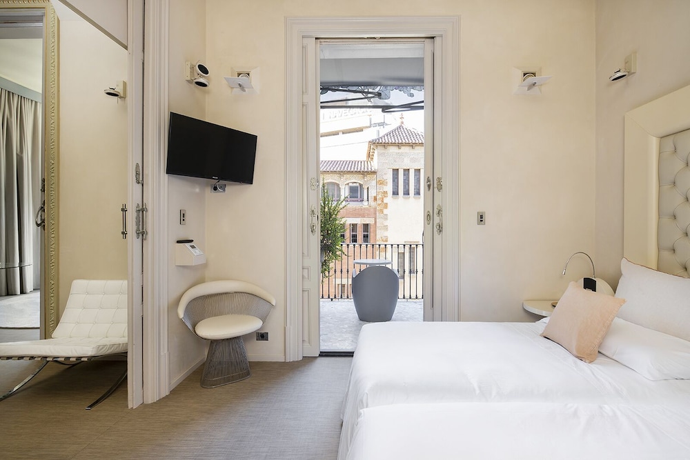 El Palauet Royal Suites 12