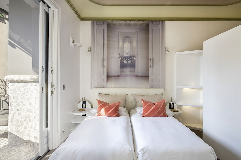 El Palauet Royal Suites 19