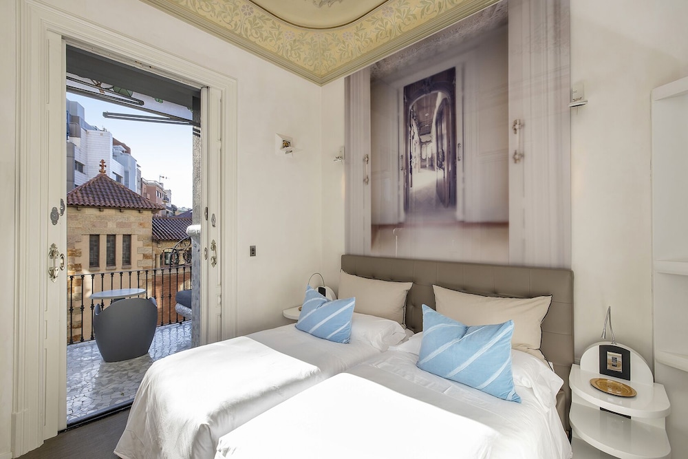 El Palauet Royal Suites 8