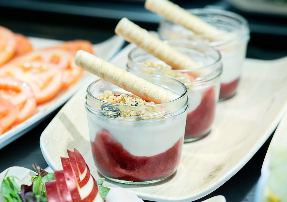 Crowne Plaza Madrid Airport 24