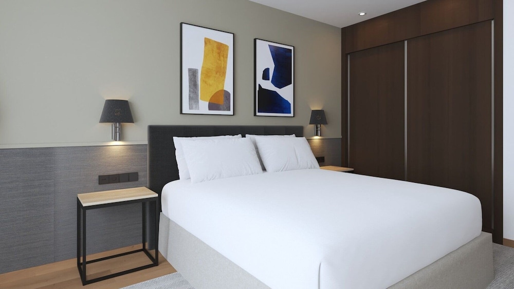 Crowne Plaza Madrid Airport 7