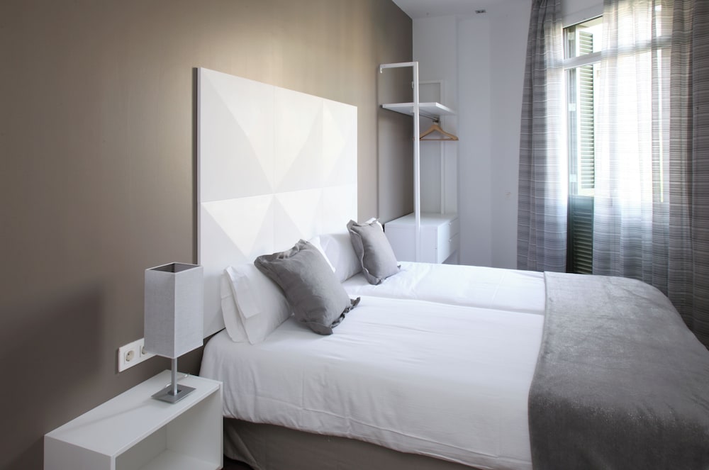 MH Apartments Suites 7