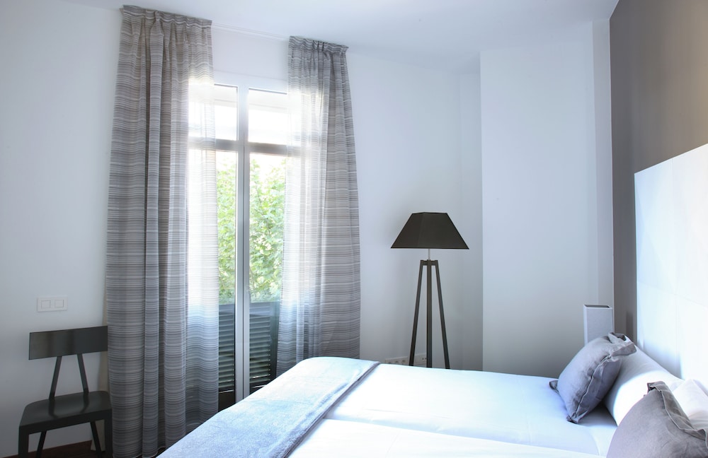 MH Apartments Suites 5