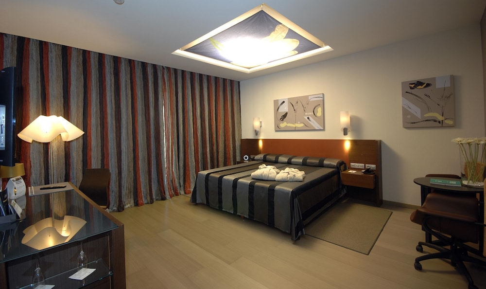 Sercotel Hotel Encin Golf 5
