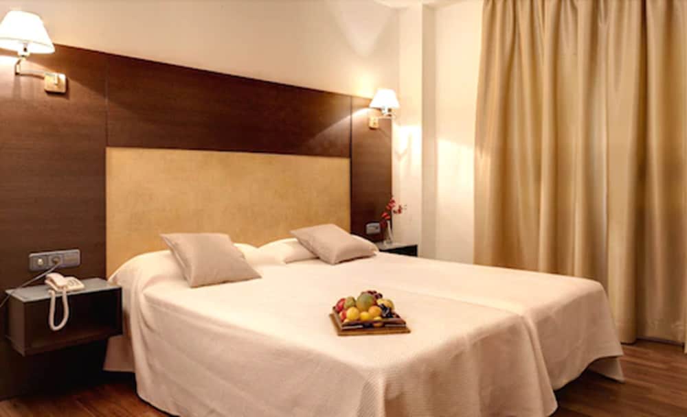 Hotel Madrid Torrejón Plaza 11
