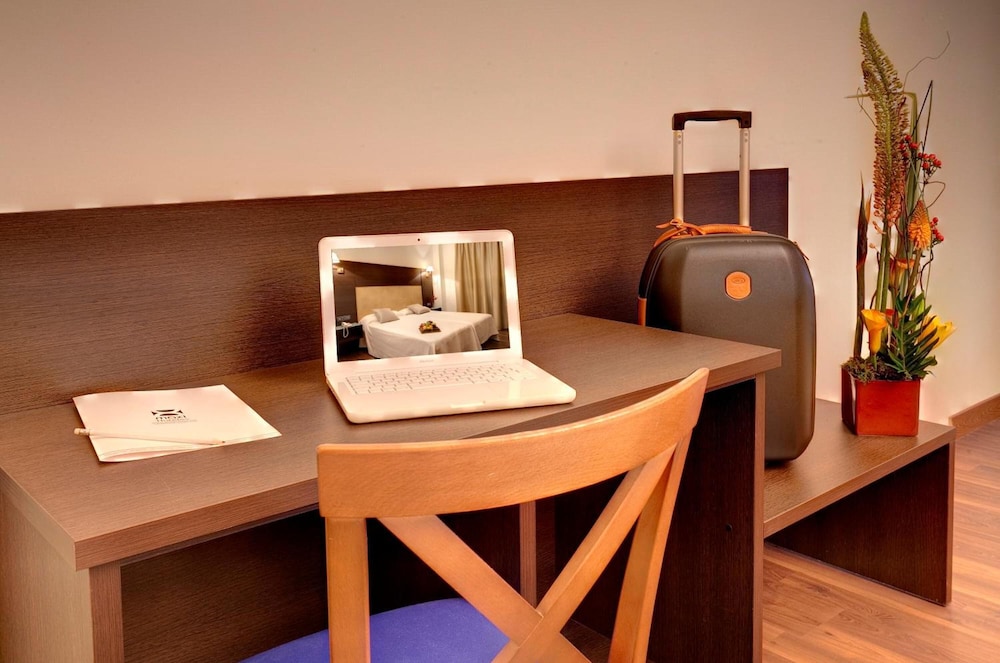 Hotel Madrid Torrejón Plaza 24