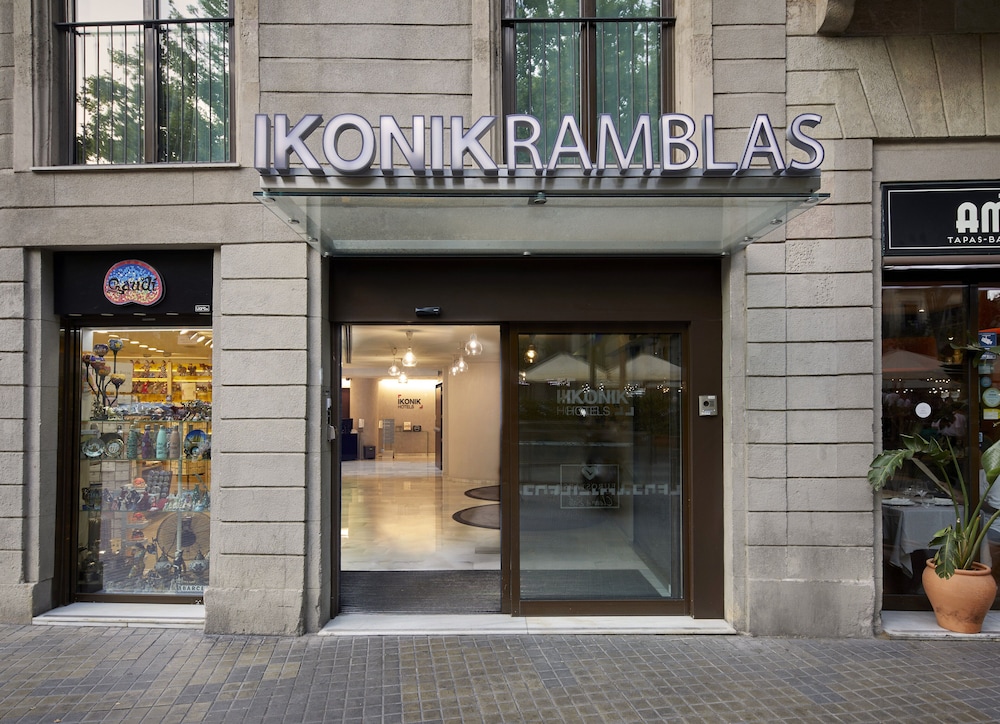 Ikonik Ramblas 22