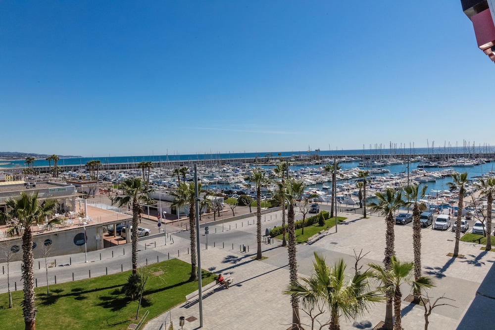 Atenea Port Barcelona Mataró 17