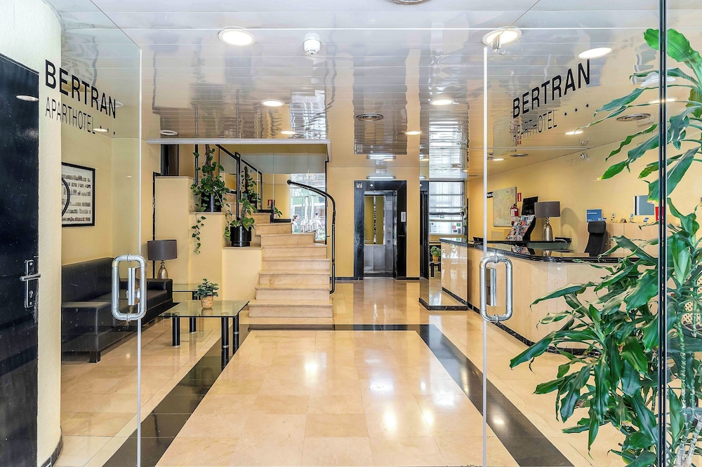 Aparthotel Bertran 6
