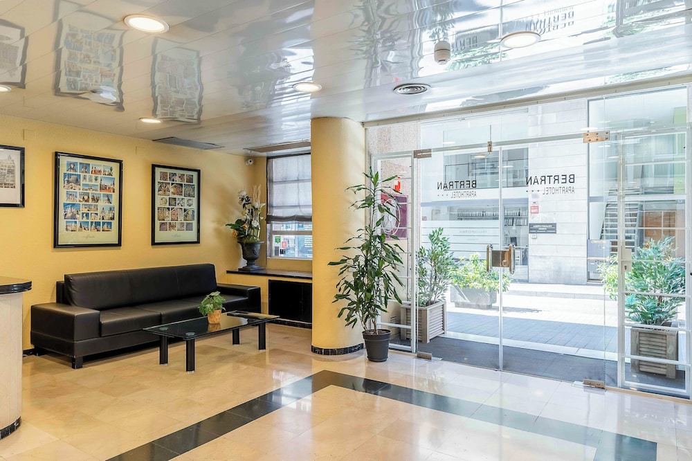 Aparthotel Bertran 8