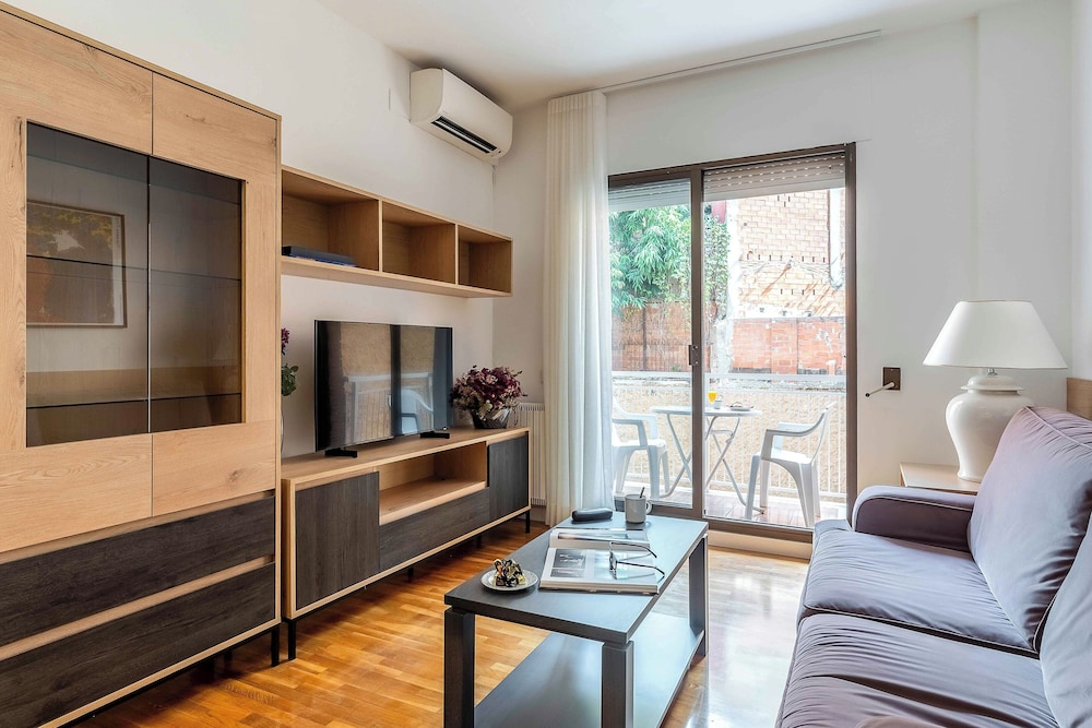 Aparthotel Bertran 24