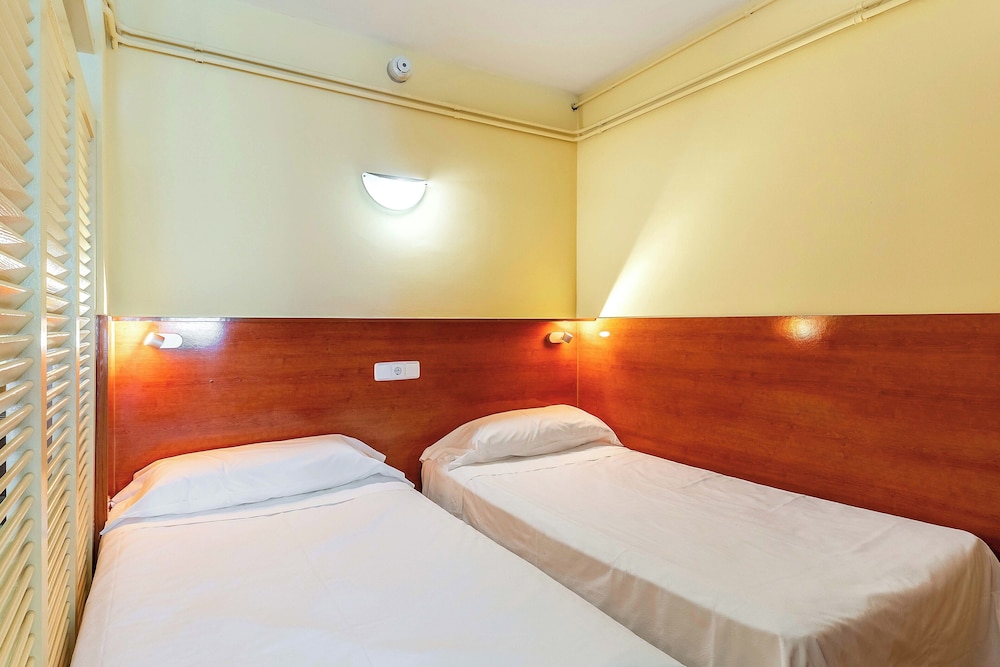 Aparthotel Bertran 14