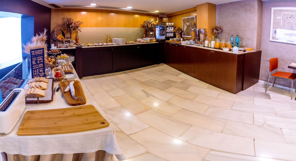 Hotel Madanis 18