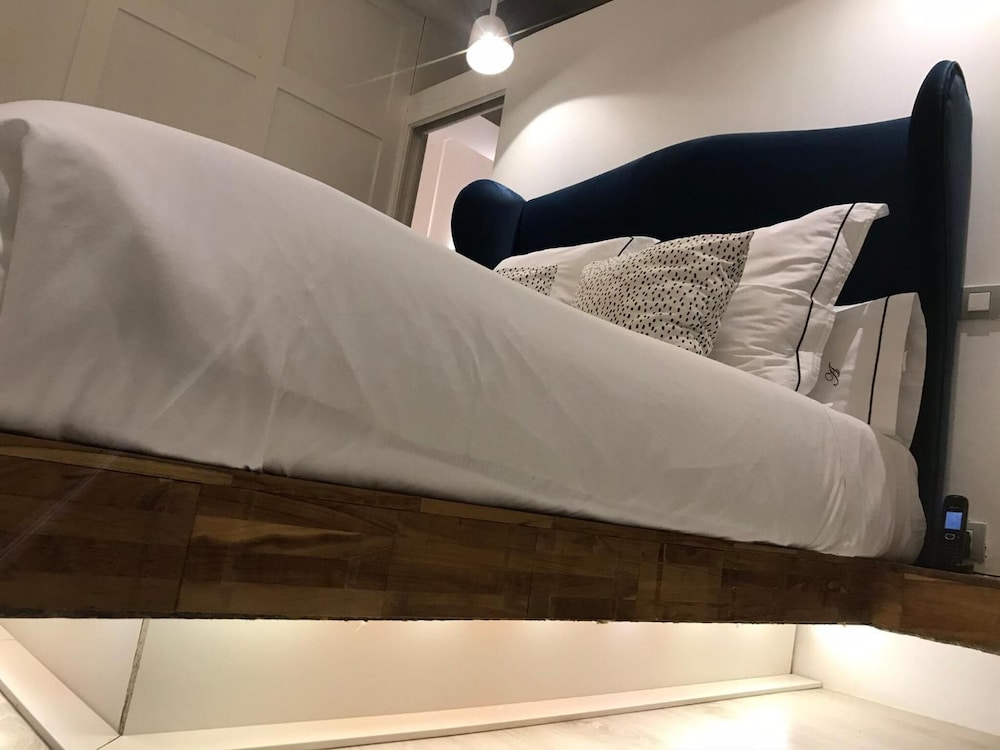 AB Design Suites 18
