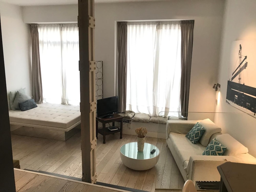 AB Design Suites 14
