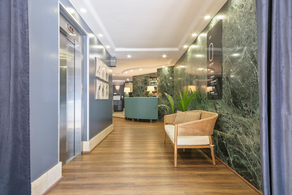 Hotel Acta Azul Barcelona 4