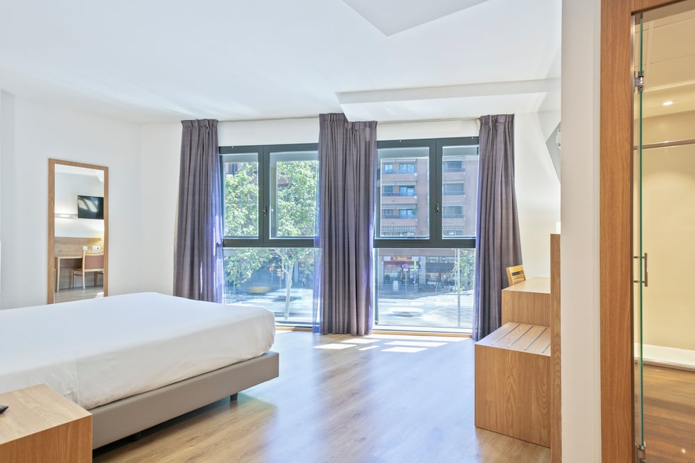 Hotel Acta Azul Barcelona 8