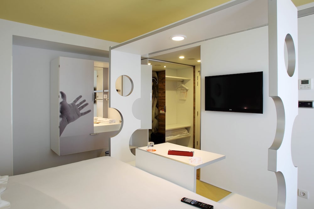 Room Mate Pau 12