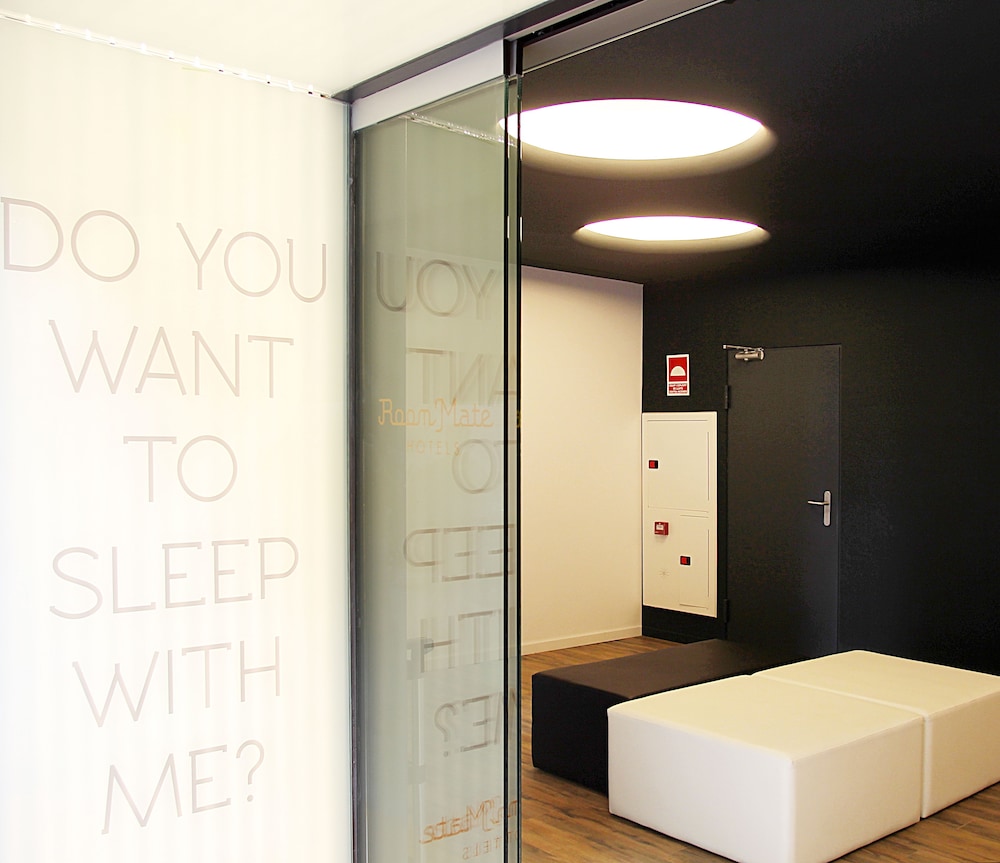 Room Mate Pau 7