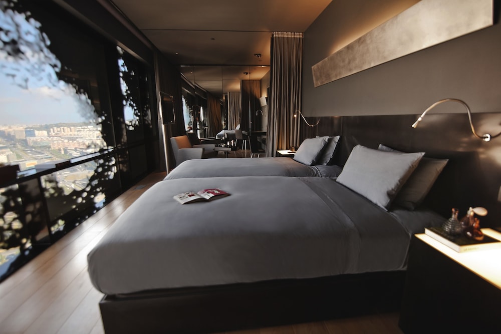 Renaissance Barcelona Fira Hotel 9