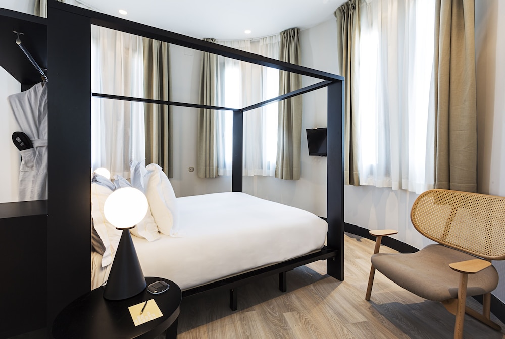 Hotel Boutique One Shot Luchana 22 16