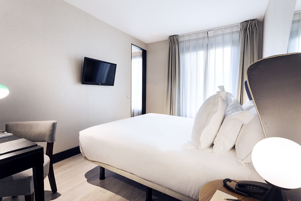 Hotel Boutique One Shot Luchana 22 11