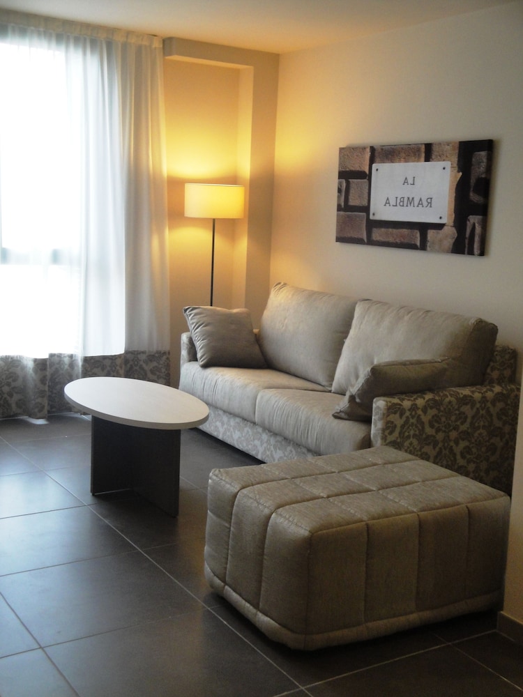 Pierre & Vacances Apartamentos Barcelona Sants 13