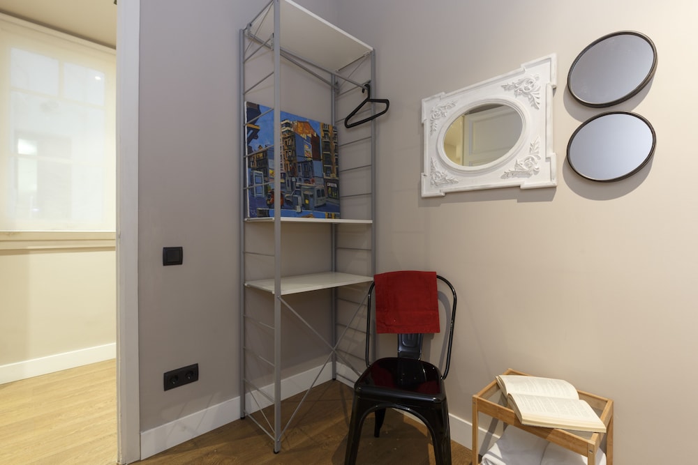 AinB Eixample-Miro Apartments 15