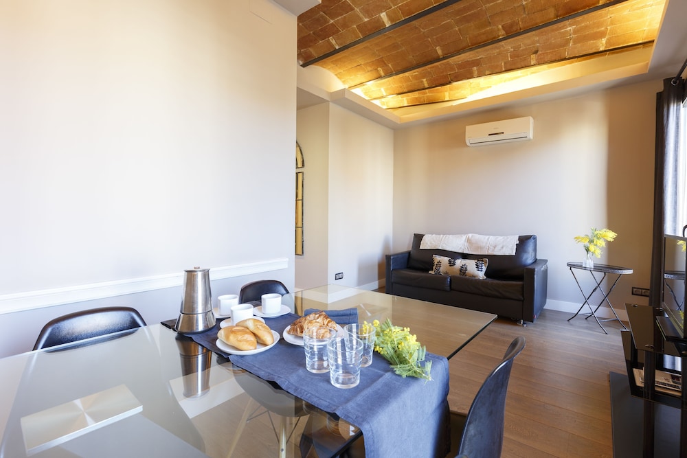 AinB Eixample-Miro Apartments 13