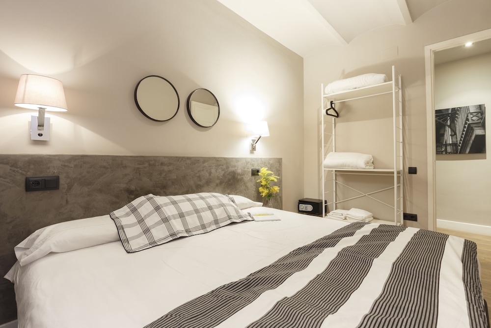AinB Eixample-Miro Apartments 14