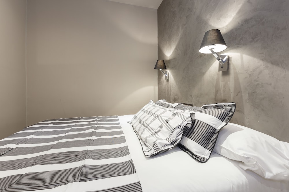 AinB Eixample-Miro Apartments 22