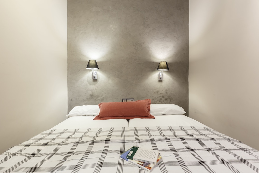 AinB Eixample-Miro Apartments 7
