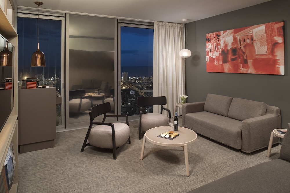 The Level at Meliá Barcelona Sky 7