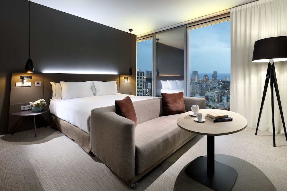 The Level at Meliá Barcelona Sky 22