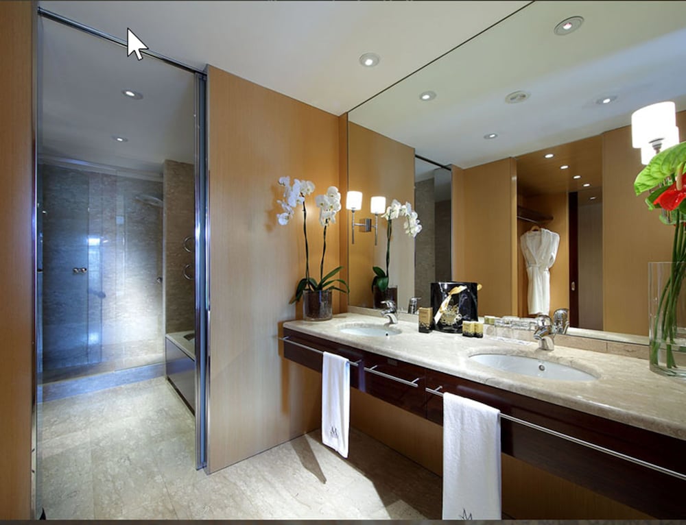 Eurostars Grand Marina Hotel 8