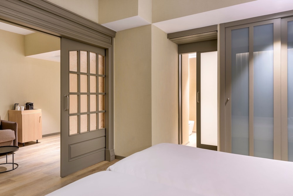AC Hotel Carlton Madrid 10
