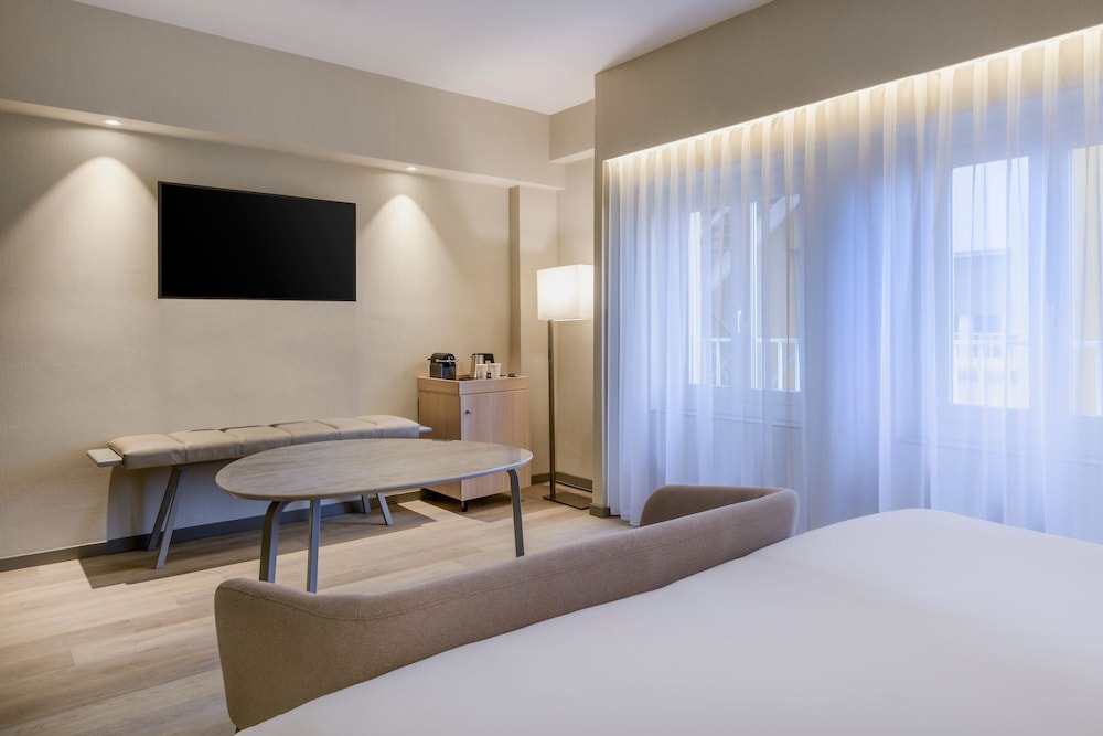AC Hotel Carlton Madrid 12