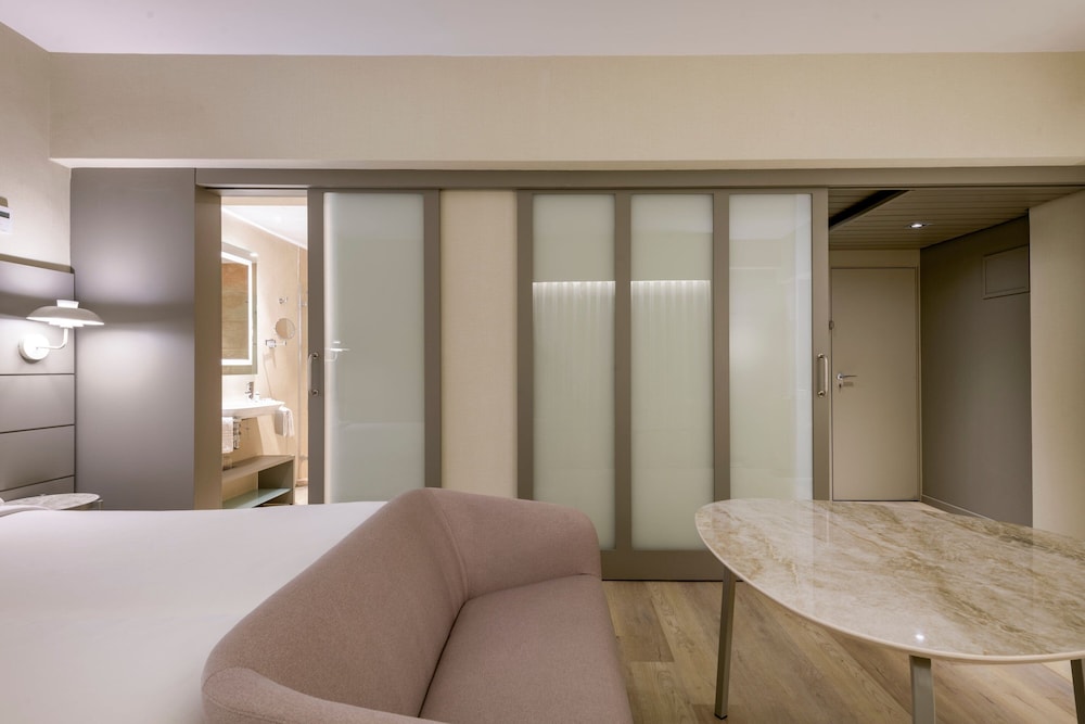 AC Hotel Carlton Madrid 11