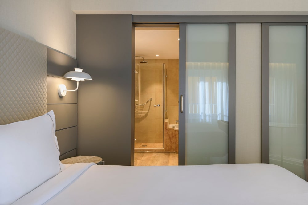 AC Hotel Carlton Madrid 9