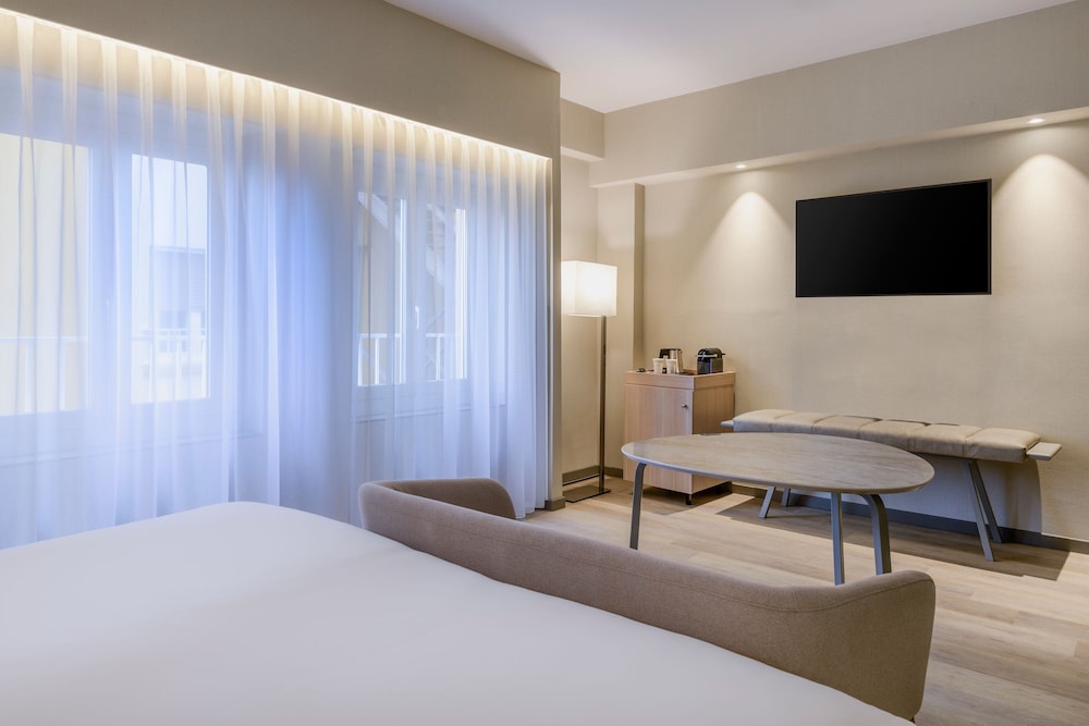 AC Hotel Carlton Madrid 16