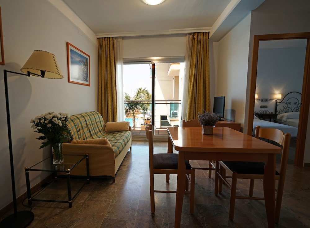 Port Sitges Resort 22