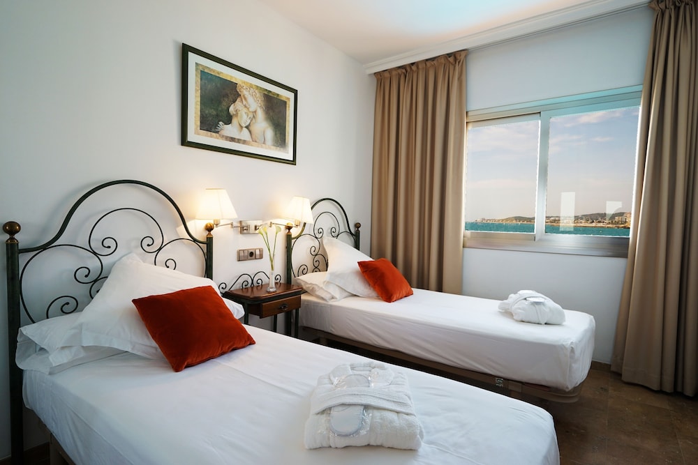 Port Sitges Resort 8