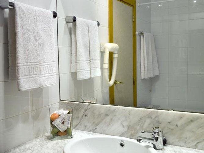 Hotel Miramar Badalona 11