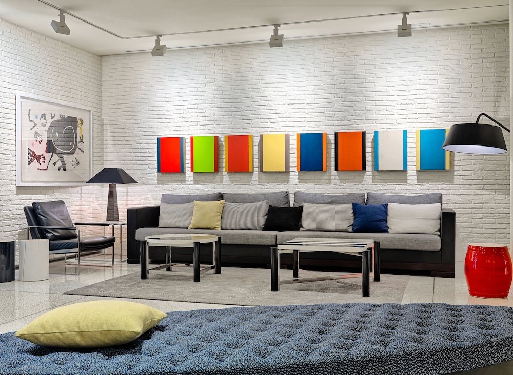 H10 Art Gallery 3