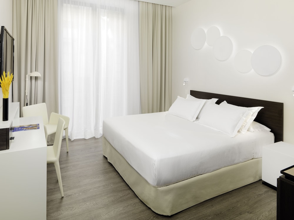 H10 Port Vell 9