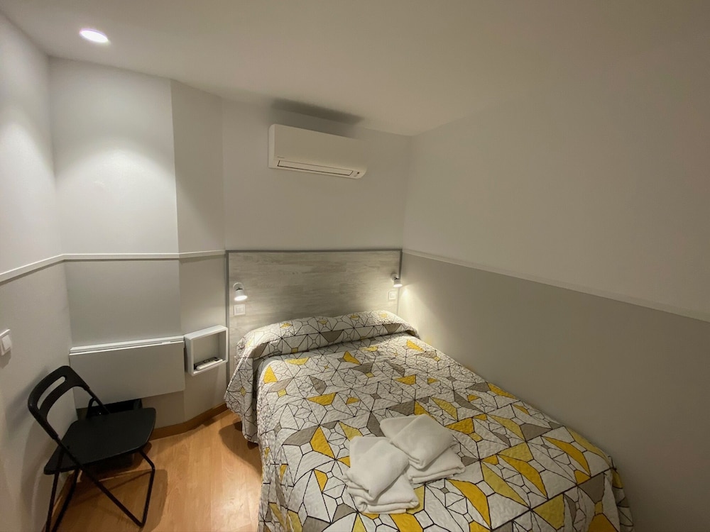 Far Home Gran Via 14