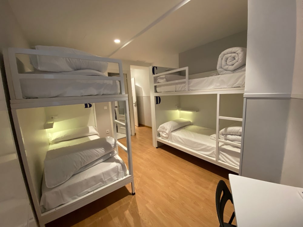 Far Home Gran Via 4