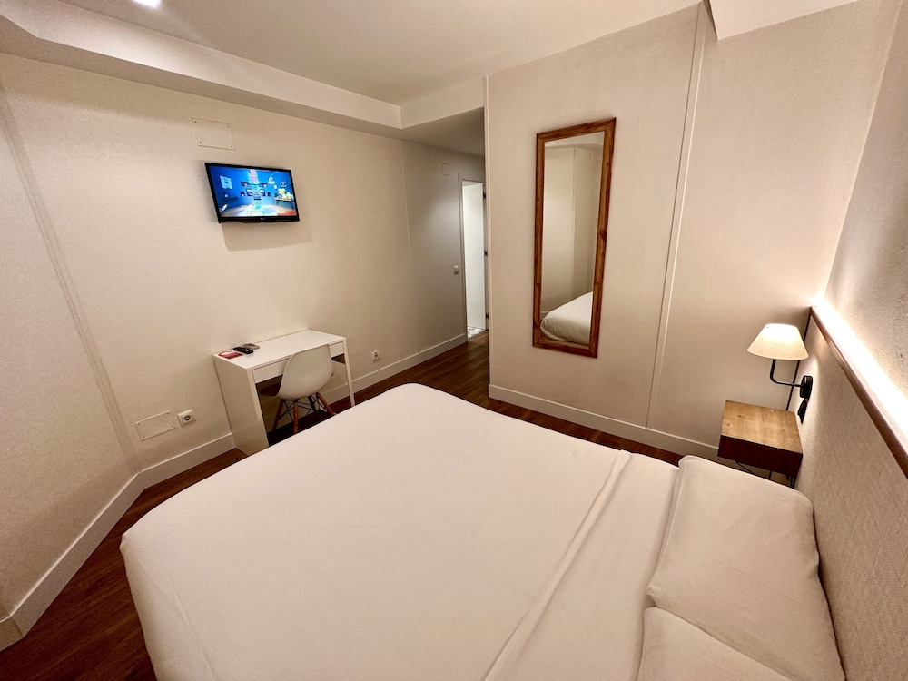 Far Home Gran Via 22