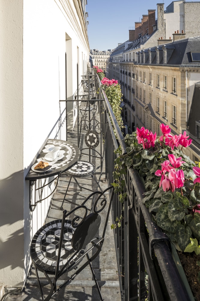 Castille Paris 15